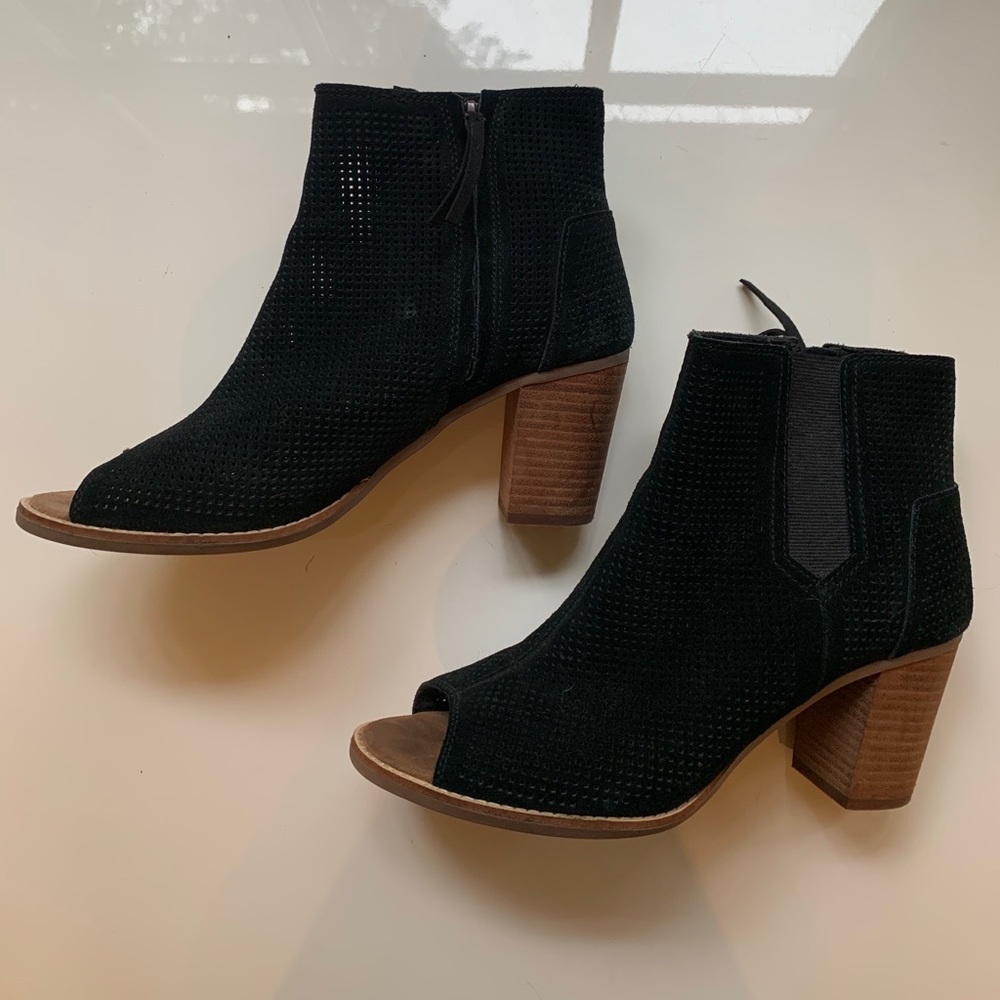 Toms Majorca Black suede booties size 11
